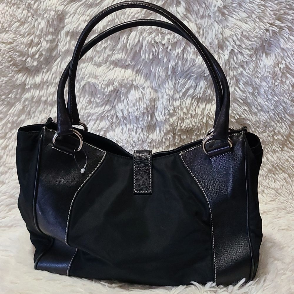 💯 Authentic Prada Handbag 🍀 - Picture 4 of 14